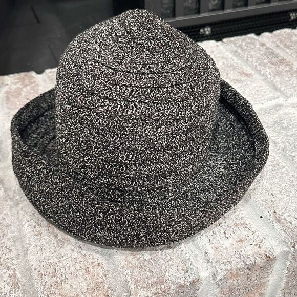 Vintage 90s BETMAR NEW YORK Bucket Hat Marled O/S Black White Packable Cloche - Picture 1 of 8